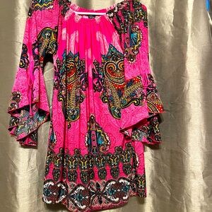 Super cute colorful top!!
